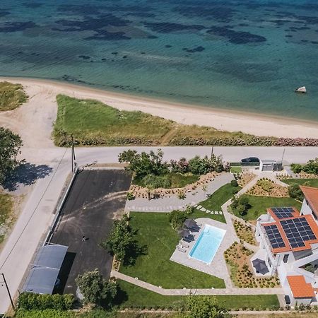 Electra Beachfront Suites, Nea Irakleia Kültér fotó