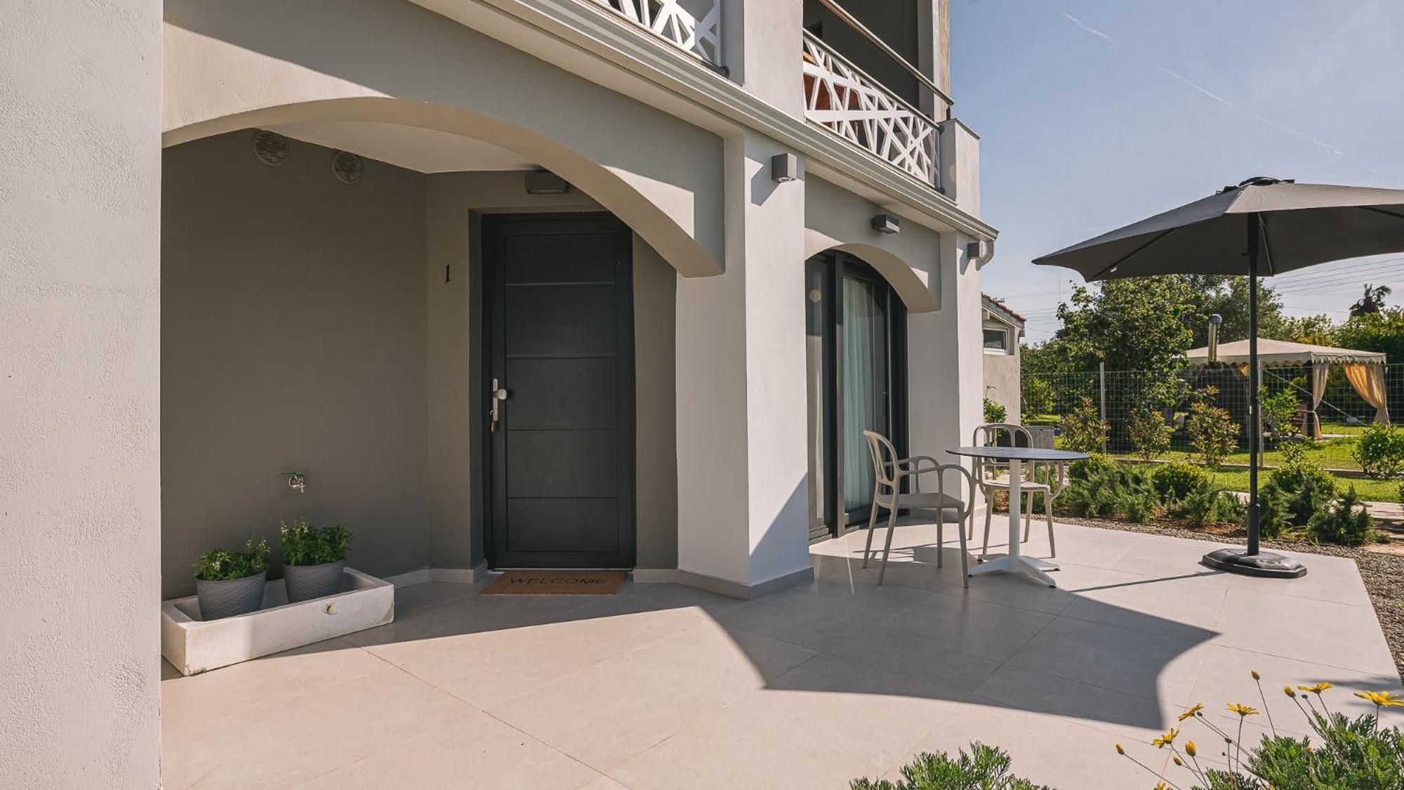 Electra Beachfront Suites, Nea Irakleia Kültér fotó