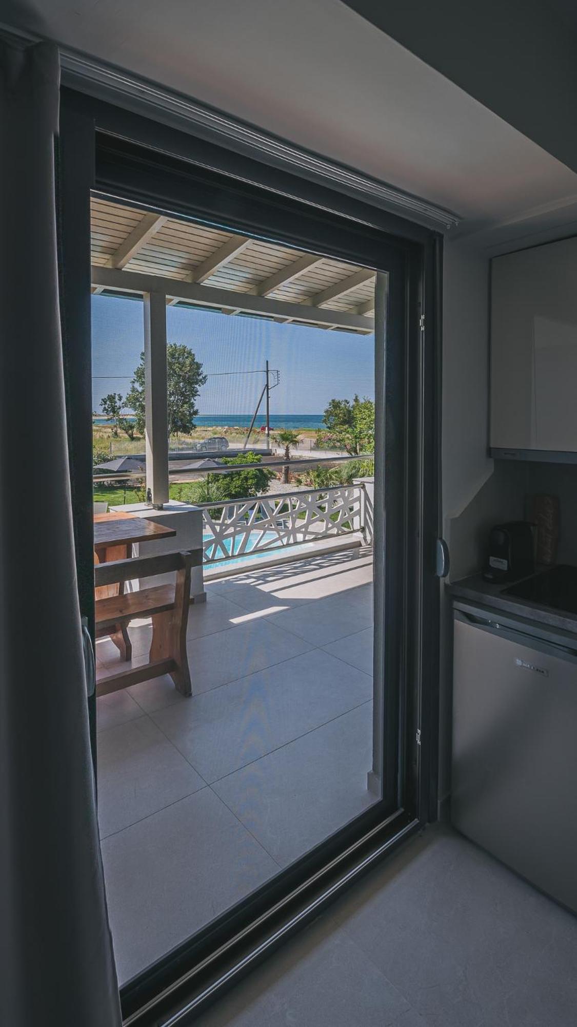 Electra Beachfront Suites, Nea Irakleia Kültér fotó