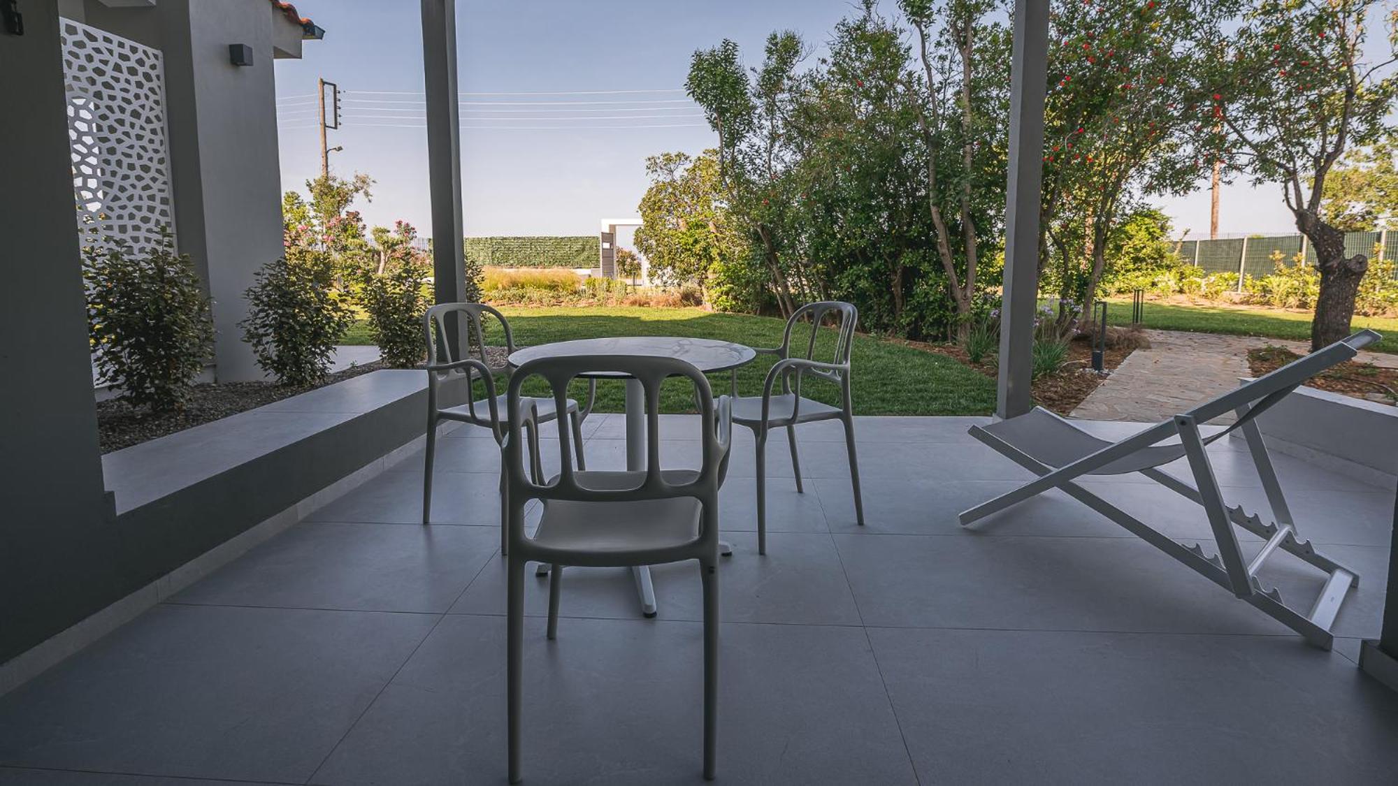 Electra Beachfront Suites, Nea Irakleia Kültér fotó